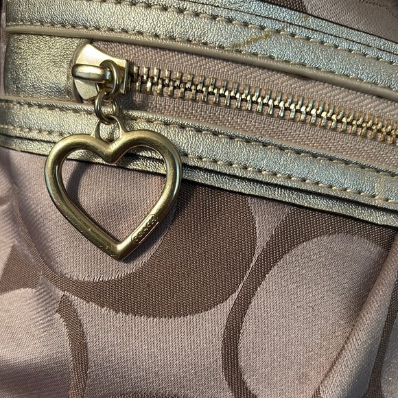 - Coach POPPY Brown and Gold Shoulder Bag with Logo Pattern - Picture 5 of 6